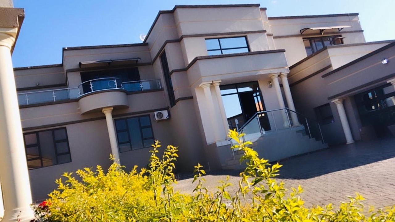 Dineo'S Lodge And Spa Burgersfort Exterior photo