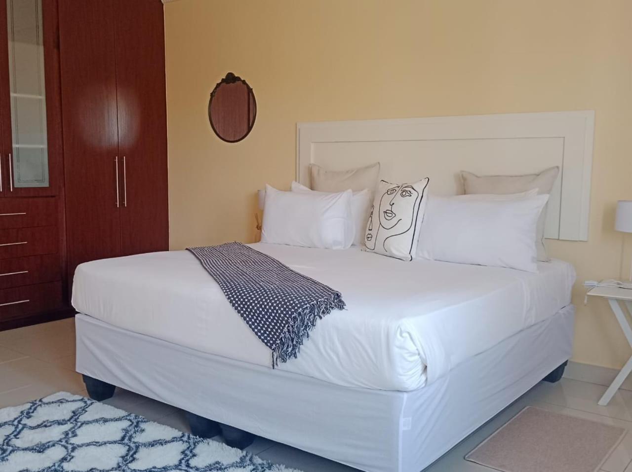 Dineo'S Lodge And Spa Burgersfort Exterior photo